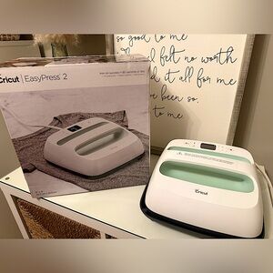 LOTS OF FREE items with the purchase of Cricut EasyPress 2